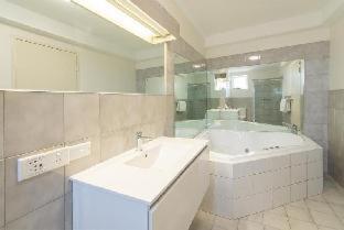 Family Suite with Spa Bath,701118136:JPEG